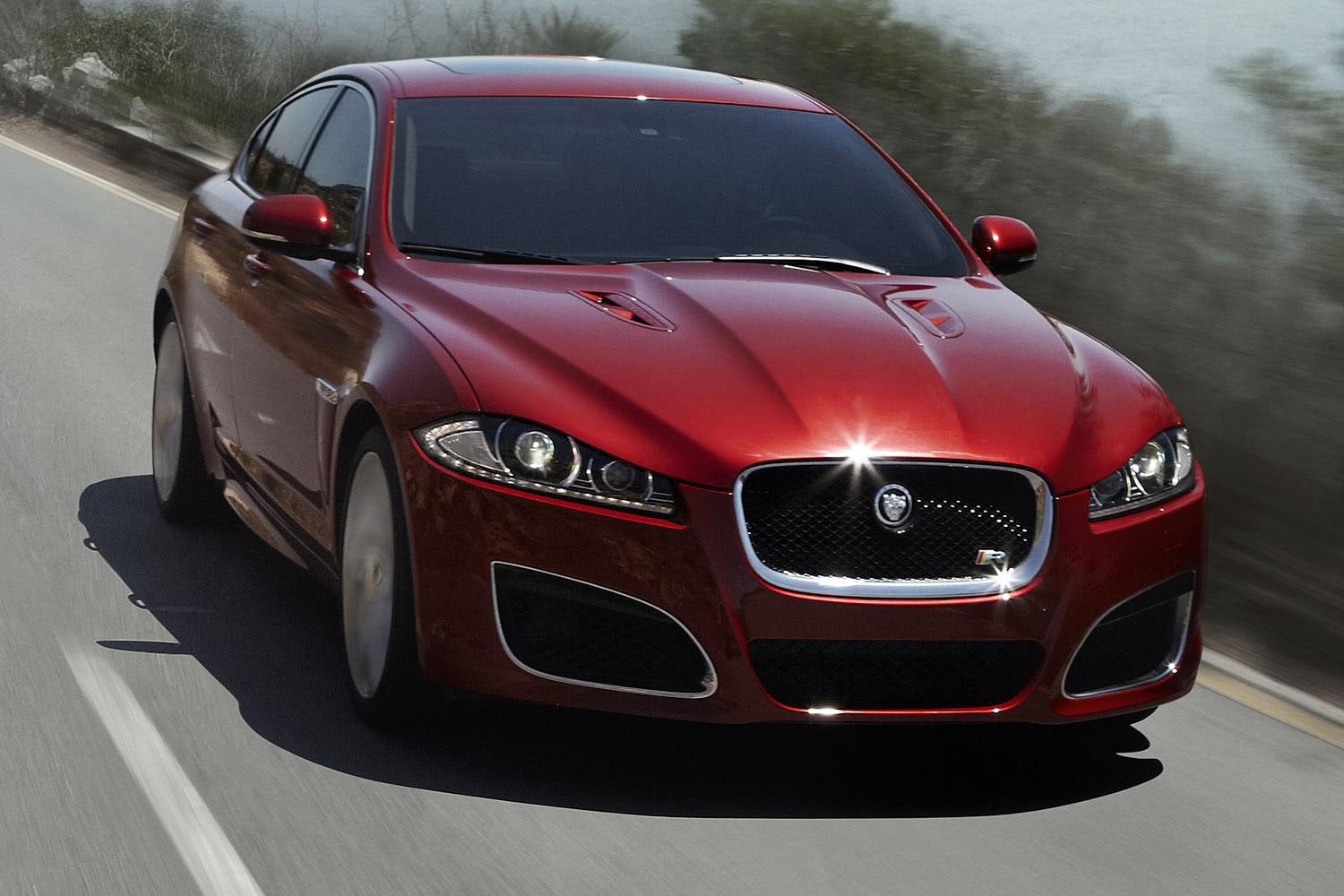 2014-Jaguar-XFR-Sedan-Front-Quarter-1500x1000