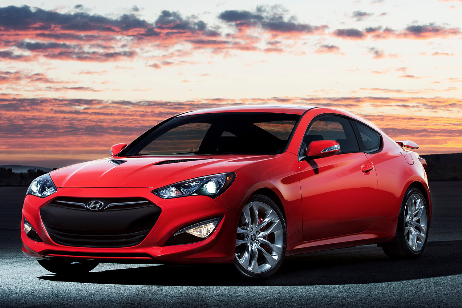 2016-Hyundai-Genesis-Coupe-Front-Quarter-1500x1000