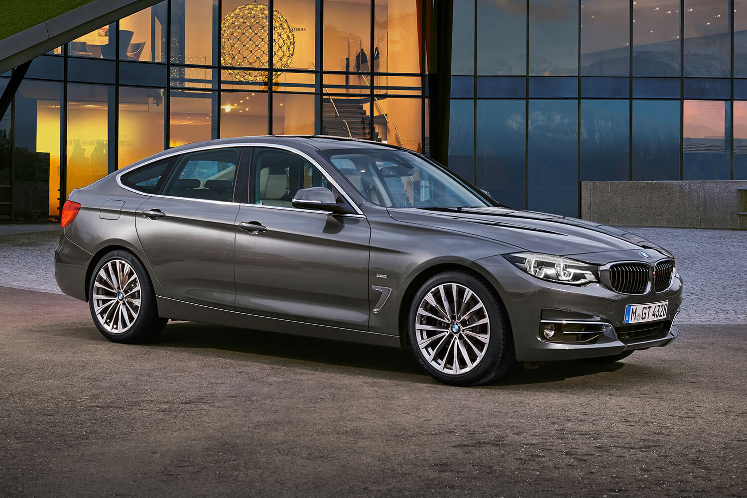 2017-BMW-3-Series-Gran-Turismo-Hatchback-Front-Quarter-1500x1000