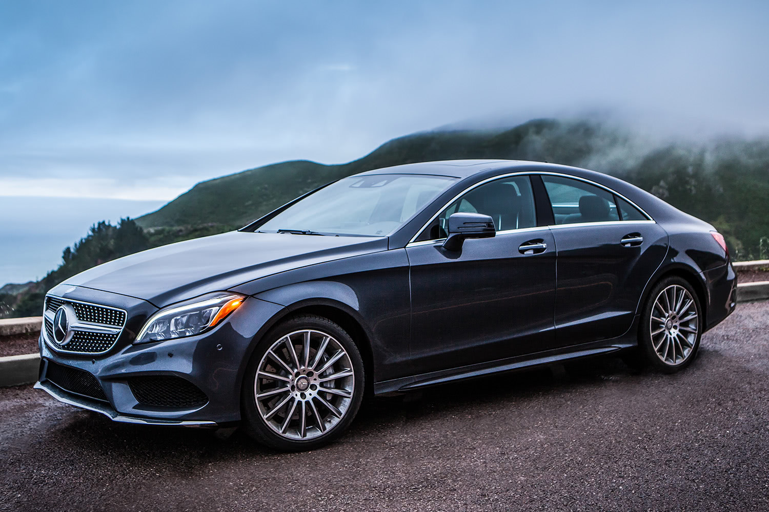 2017-Mercedes-Benz-CLS-Front-Quarter-1500x1000