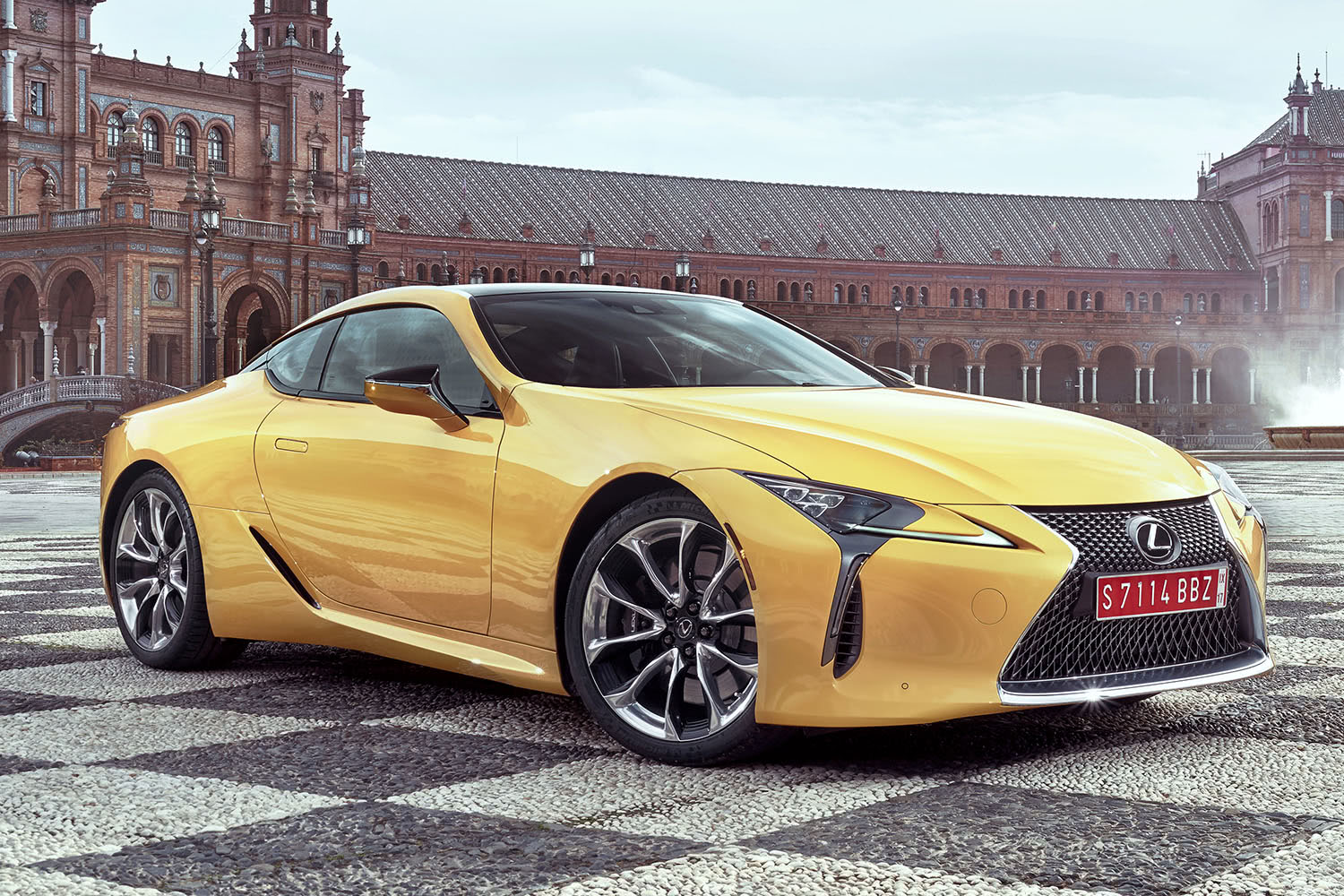 2018-Lexus-LC-500-Coupe-Front-Quarter-1500x1000